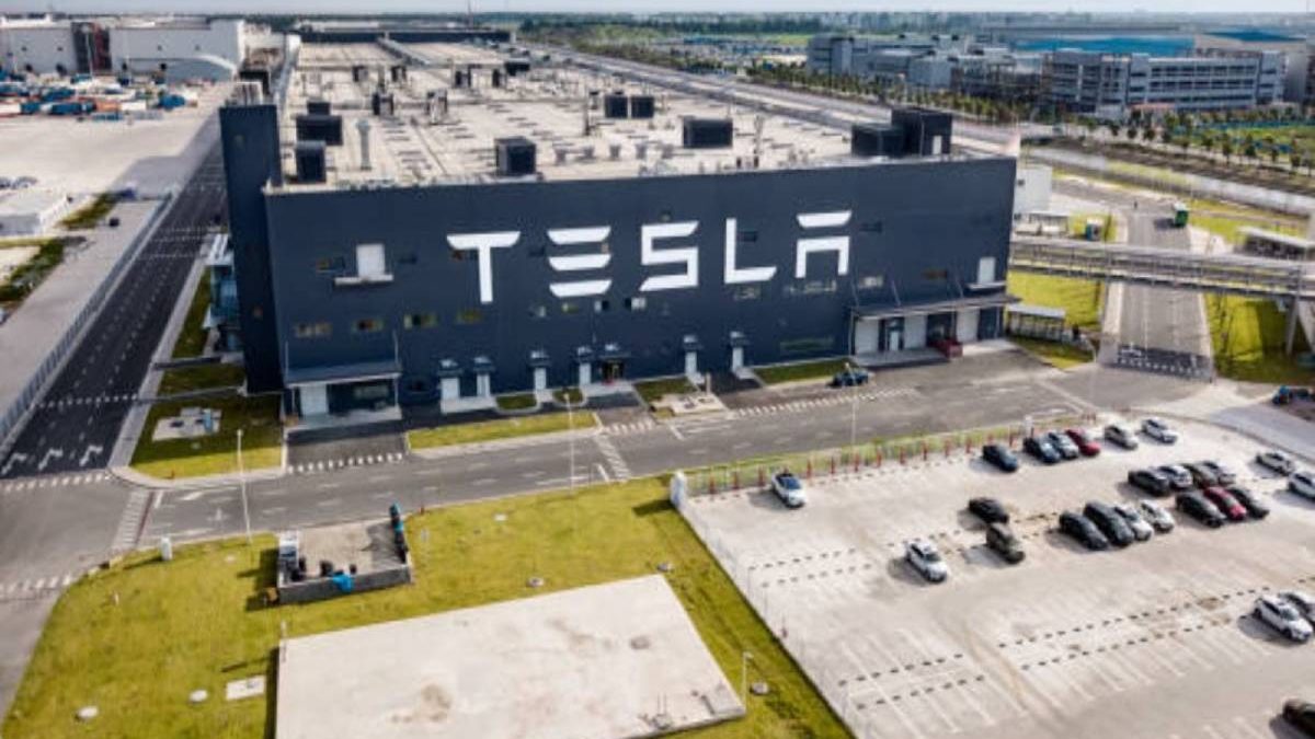 Rajkotupdates.News: Political Leaders invited Elon Musk to set up Tesla plants in their States
